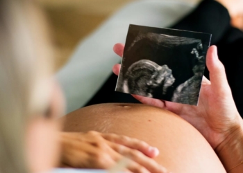 مجموعة دورة ( الولادة الطبيعية بعد القيصرية- النفاس –  دليل الأم الشامل )